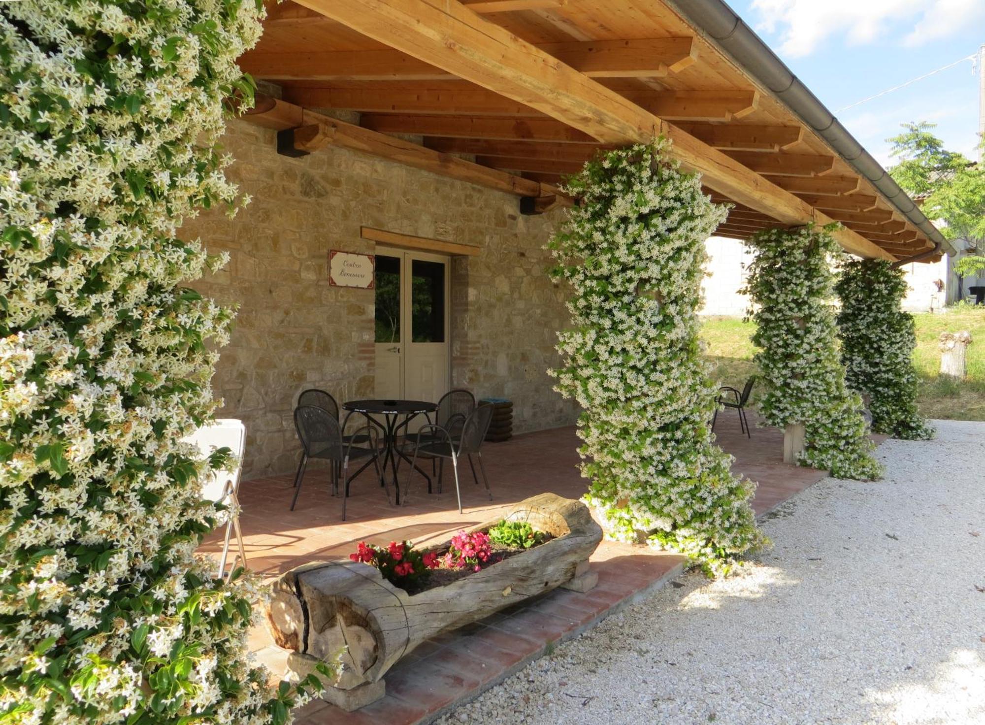 Agriturismo Casale Delle Lucrezie Todi Exterior foto