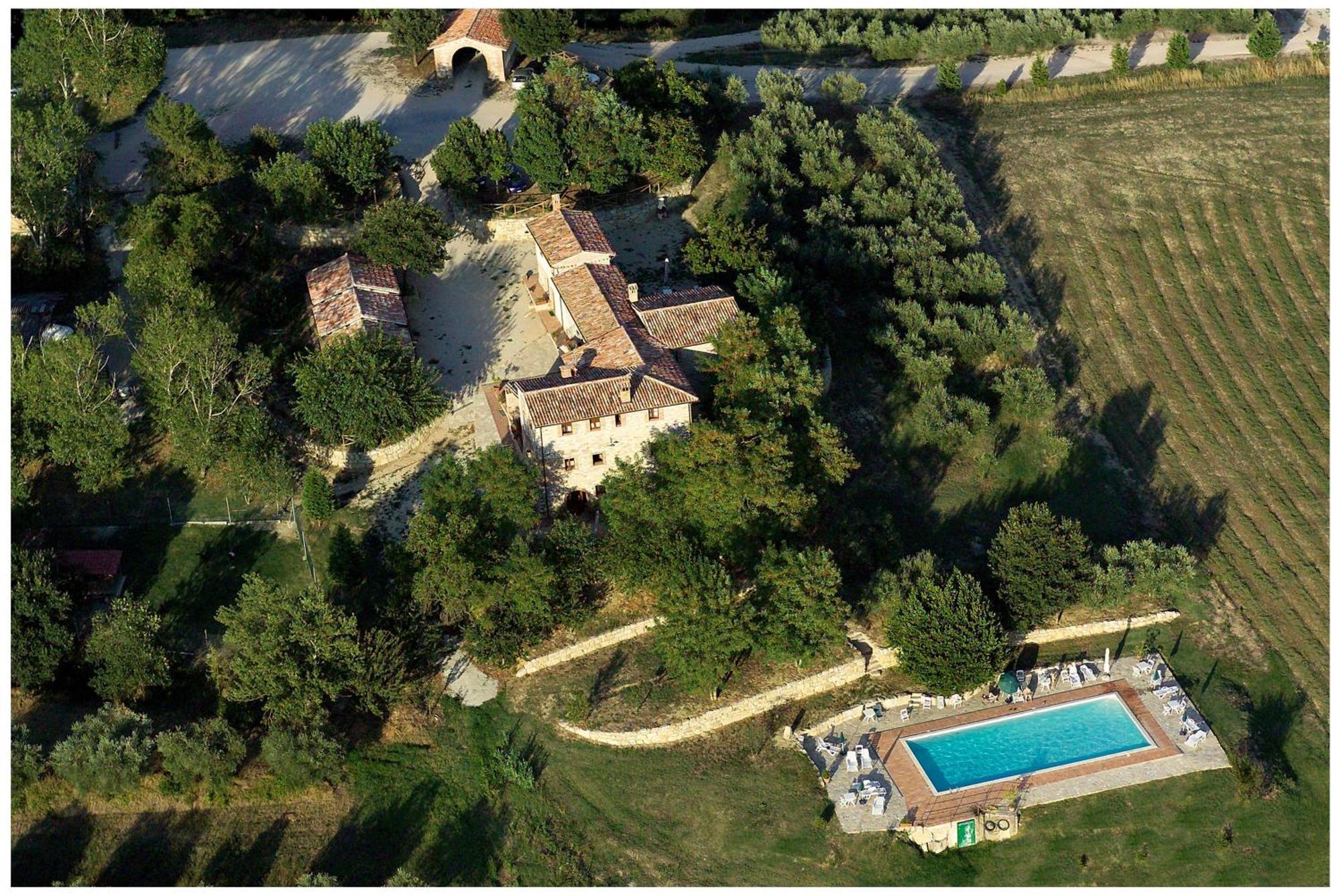 Agriturismo Casale Delle Lucrezie Todi Exterior foto